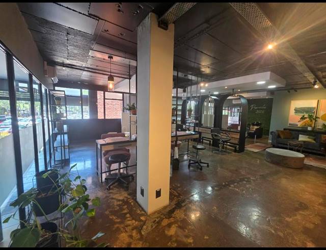 BUSINESS PROPERTY TO RENT IN LYNNWOOD GLEN